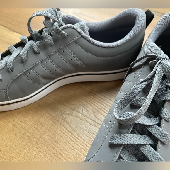 ADIDAS NWOT sneakers - Picture 9 of 9